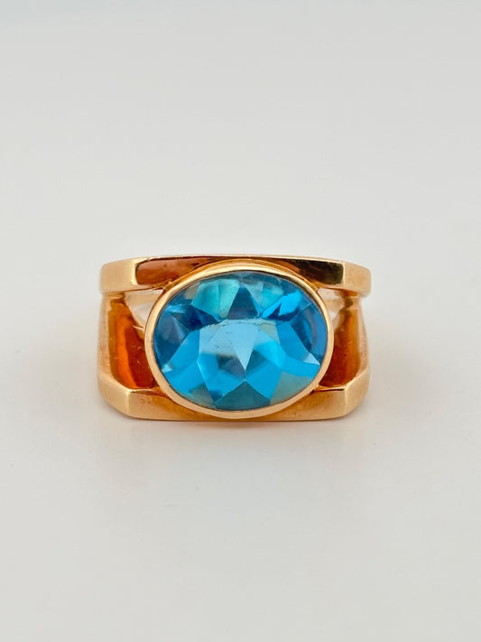 14K Yellow Gold Oval Cut 4.50ctw Swiss Blue Topaz Ring