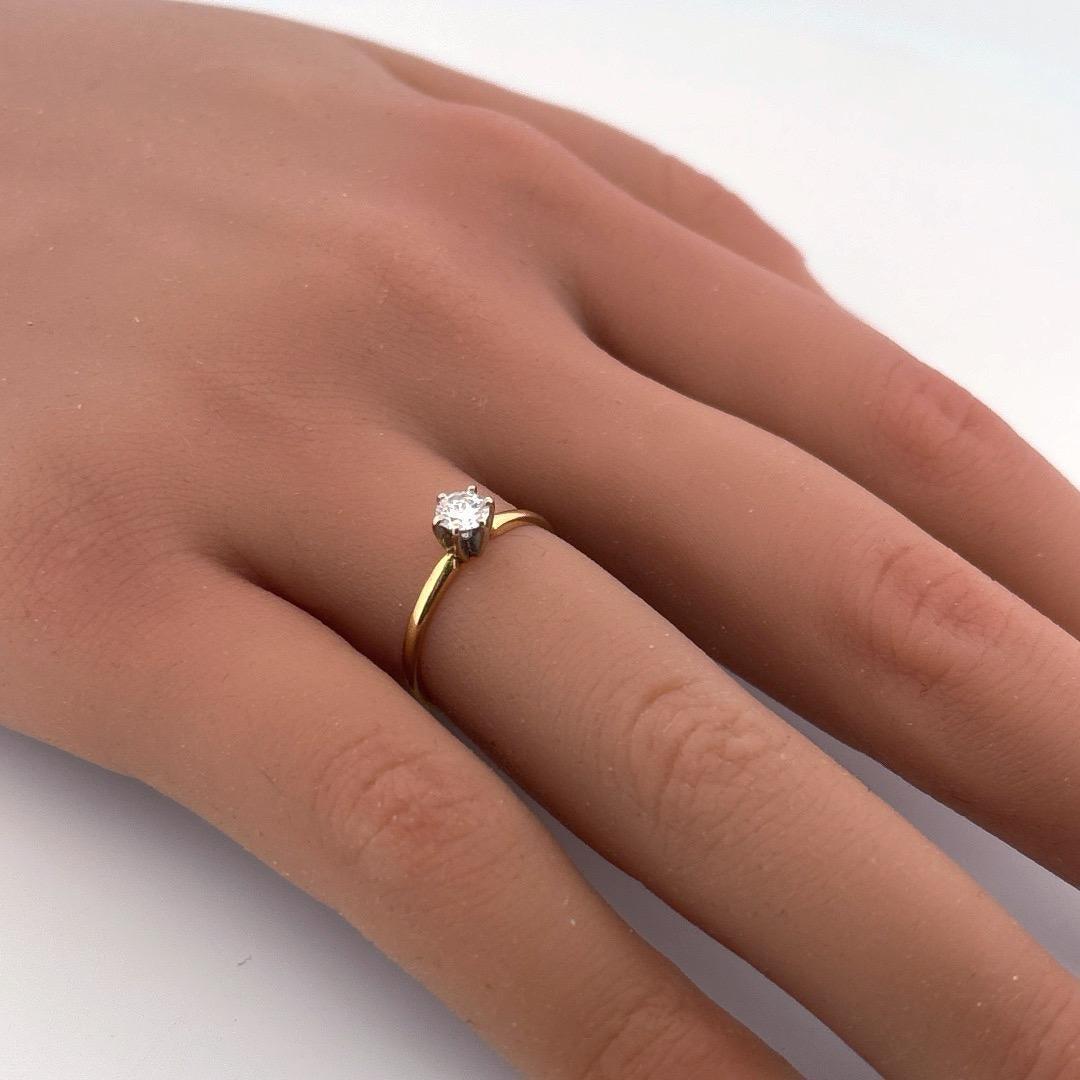 14K Yellow gold 0.25CT E VS2 Engagement Ring