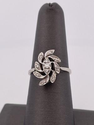 14k White Gold 0.20ctw Diamond Ring/ Size 7.25/ 3.6g