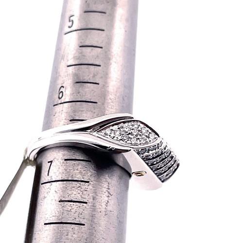 18K White Gold Double Sided 1.00CTW Diamond Ring Size 6.50