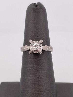Platinum 0.18ctw Diamond Ring/ Size 5.5/ 5.5g