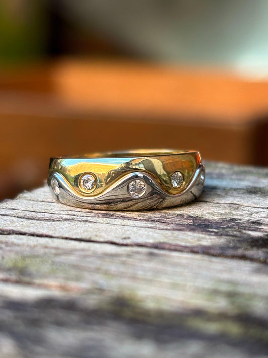 Swirled Platinum & 18K Yellow Gold 0.15ctw Round Cut Diamond Band Ring