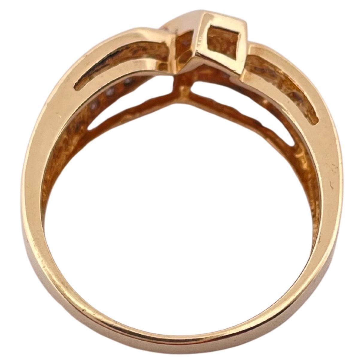 0.25ctw I-K I2 Round & Baguette Cut Diamond Ring Set in 10K Yellow Gold