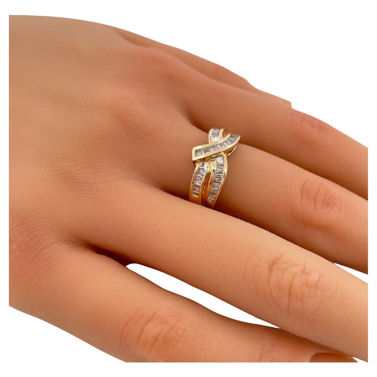 0.25ctw I-K I2 Round & Baguette Cut Diamond Ring Set in 10K Yellow Gold