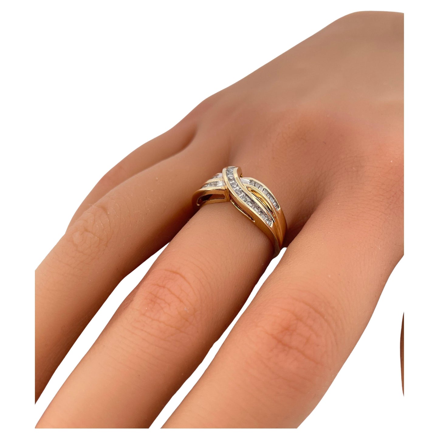 0.25ctw I-K I2 Round & Baguette Cut Diamond Ring Set in 10K Yellow Gold