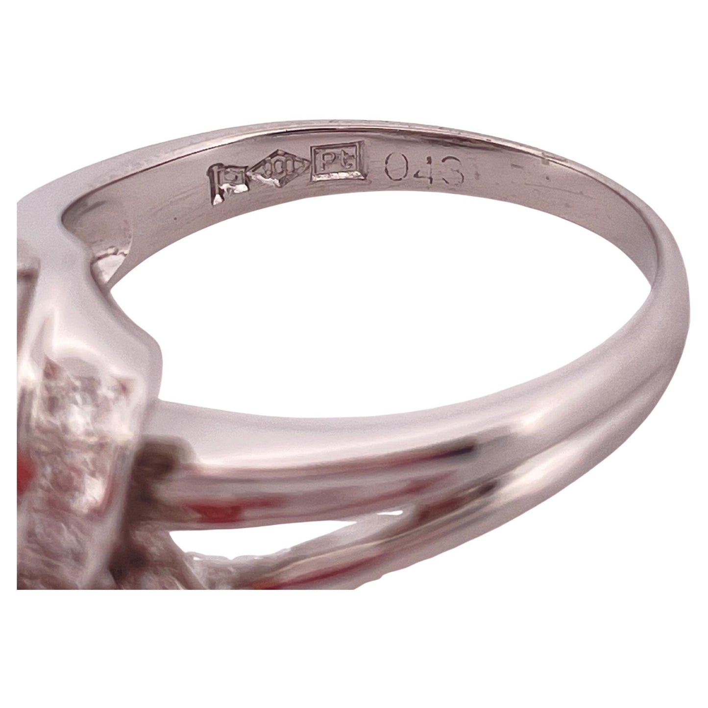 0.43ctw F-G VS2-SI1 Diamond Ring Set In Platinum