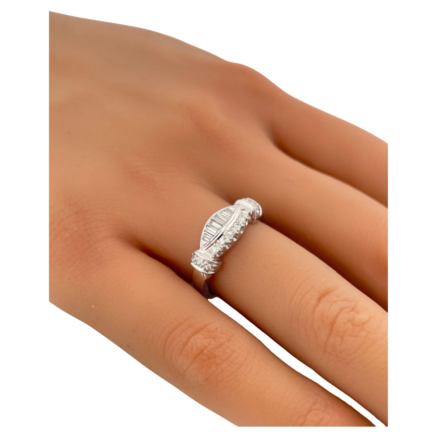 0.70ctw G-H SI1 Diamond Ring Set In Platinum