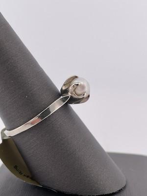 10k White Gold Pearl Ring/ Size 8/ 2.4g