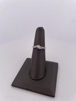 14k White Gold 0.30ctw Diamond Ring/ Size 5.5/ 2.9g