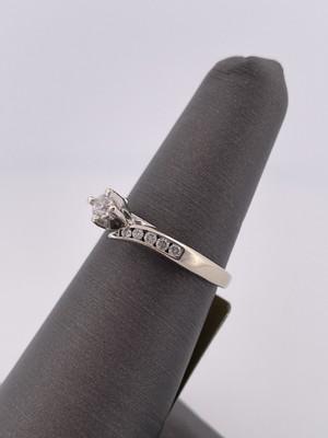14k White Gold 0.30ctw Diamond Ring/ Size 5.5/ 2.9g