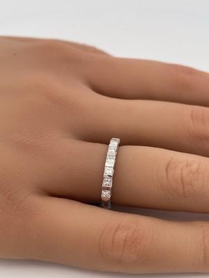 14k White Gold 0.70ctw Diamond Band/ Size 6.25/ 2.9g