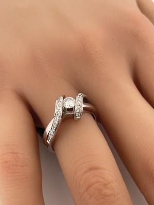 14k White Good 0.30ct Center Stone & 0.25ct Setting Stones/ Size 7/ 6.2g
