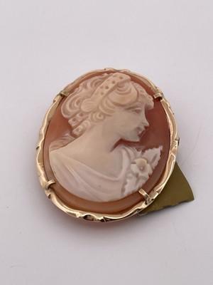 14k Yellow Good Cameo Pendant/Brooch
