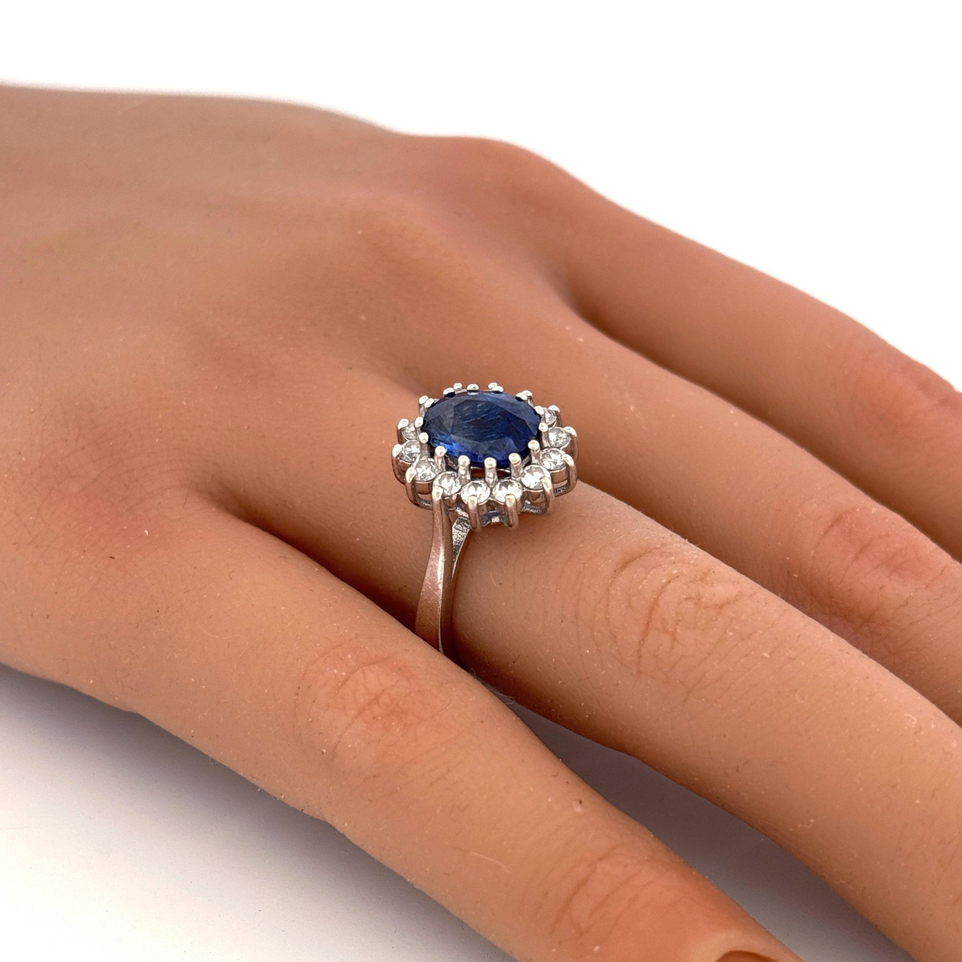 18KW Sri Lankan Sapphire 3.47CT Diamond Ring GIA