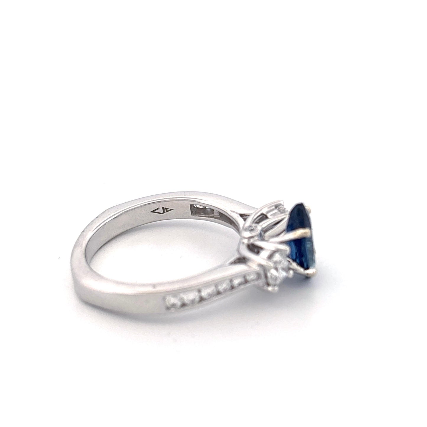 18K White Gold Sapphire & Diamond Ring