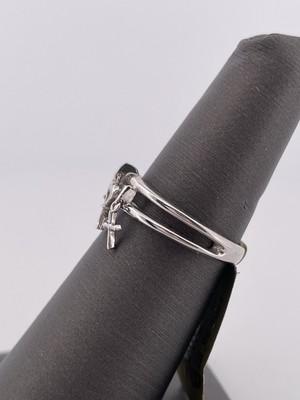 18k White Gold 0.03ctw Diamond Charm Ring/ Size 6/ 3.8g