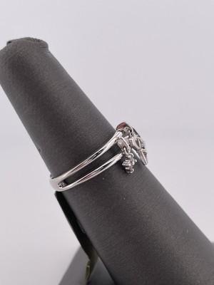 18k White Gold 0.03ctw Diamond Charm Ring/ Size 6/ 3.8g