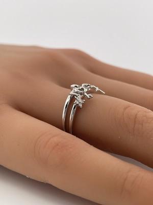 18k White Gold 0.03ctw Diamond Charm Ring/ Size 6/ 3.8g