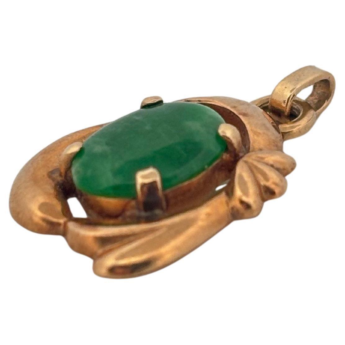 Fine Oval Jade 14K Yellow Gold Necklace Pendant
