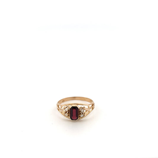 14k Garnet & Pearl Ring