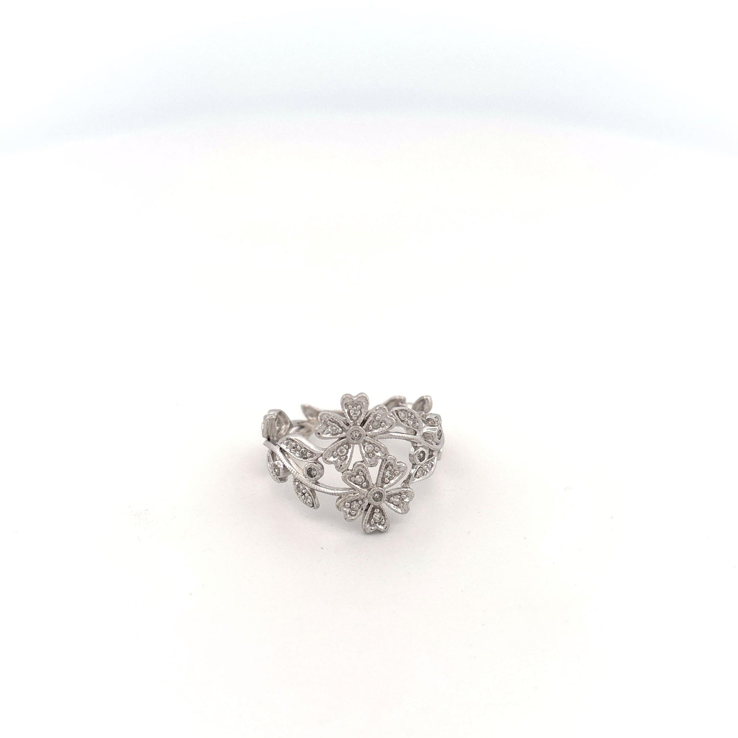 14K White Gold Floral Ring