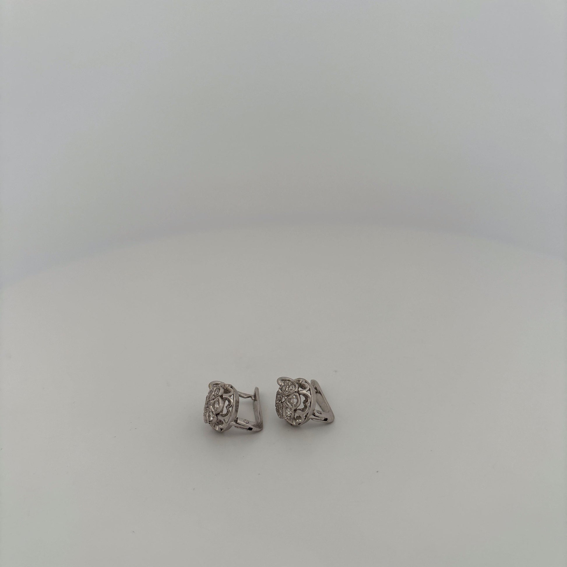18K White Gold Flower Diamond Drop Earrings