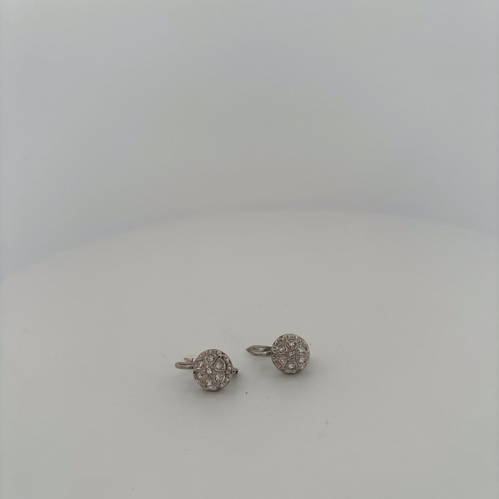 18K White Gold Flower Diamond Drop Earrings