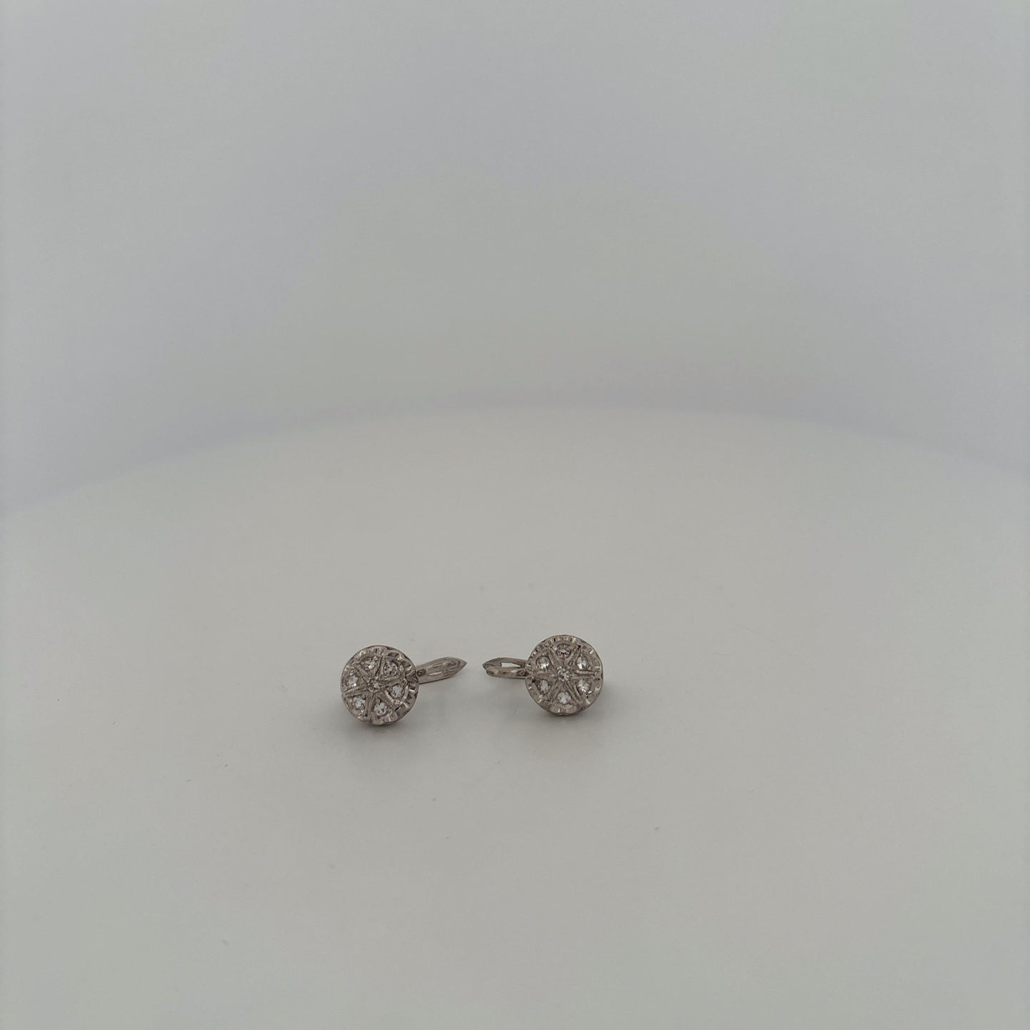 18K White Gold Flower Diamond Drop Earrings