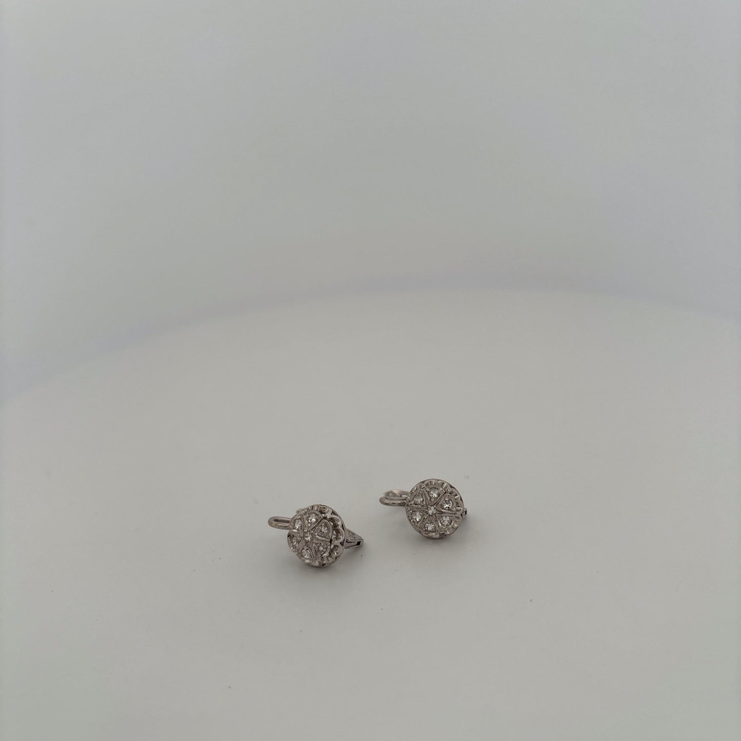 18K White Gold Flower Diamond Drop Earrings