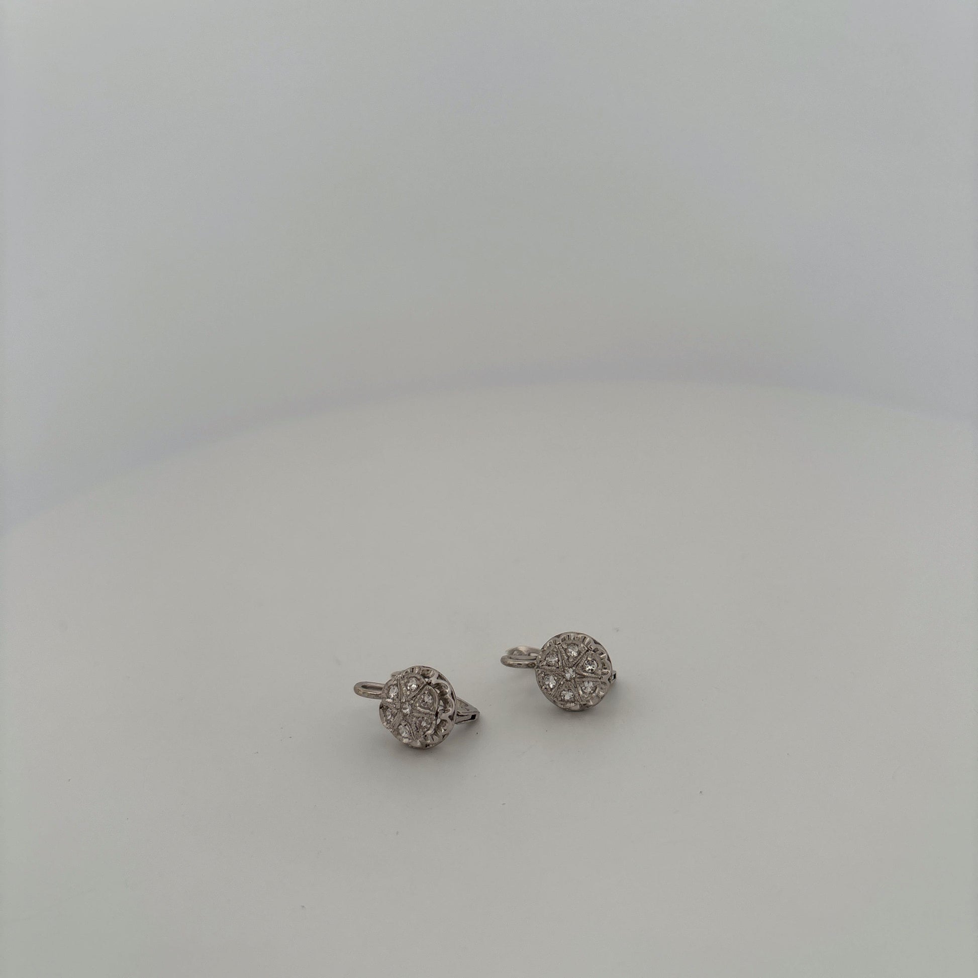 18K White Gold Flower Diamond Drop Earrings