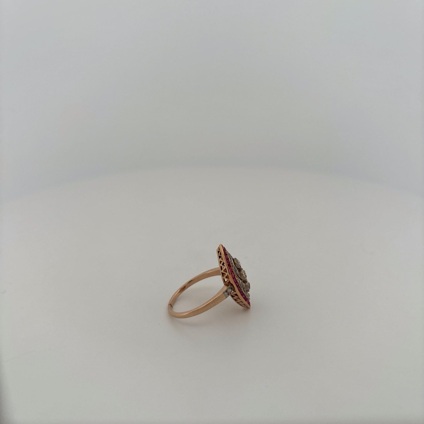 14K Yellow Gold Diamond and Ruby Vintage Art Deco Ring 1900s