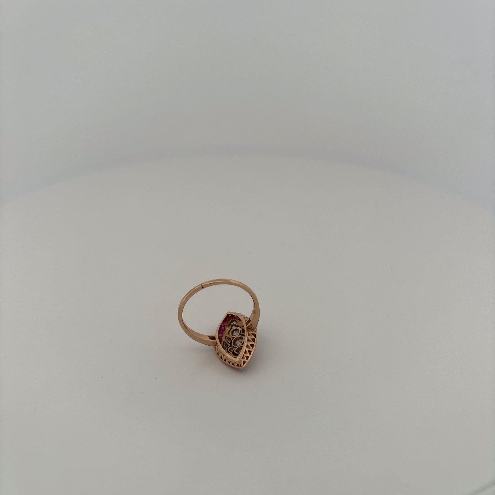 14K Yellow Gold Diamond and Ruby Vintage Art Deco Ring 1900s