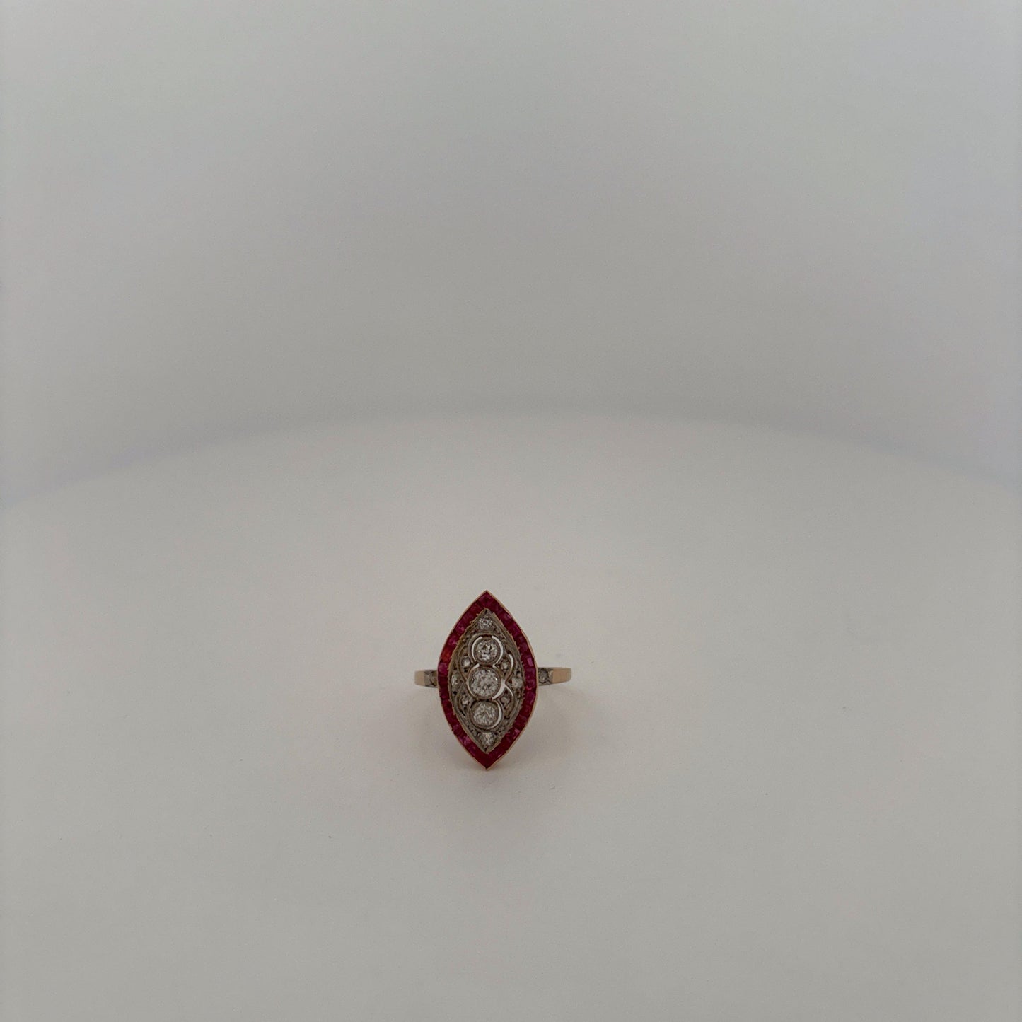 14K Yellow Gold Diamond and Ruby Vintage Art Deco Ring 1900s