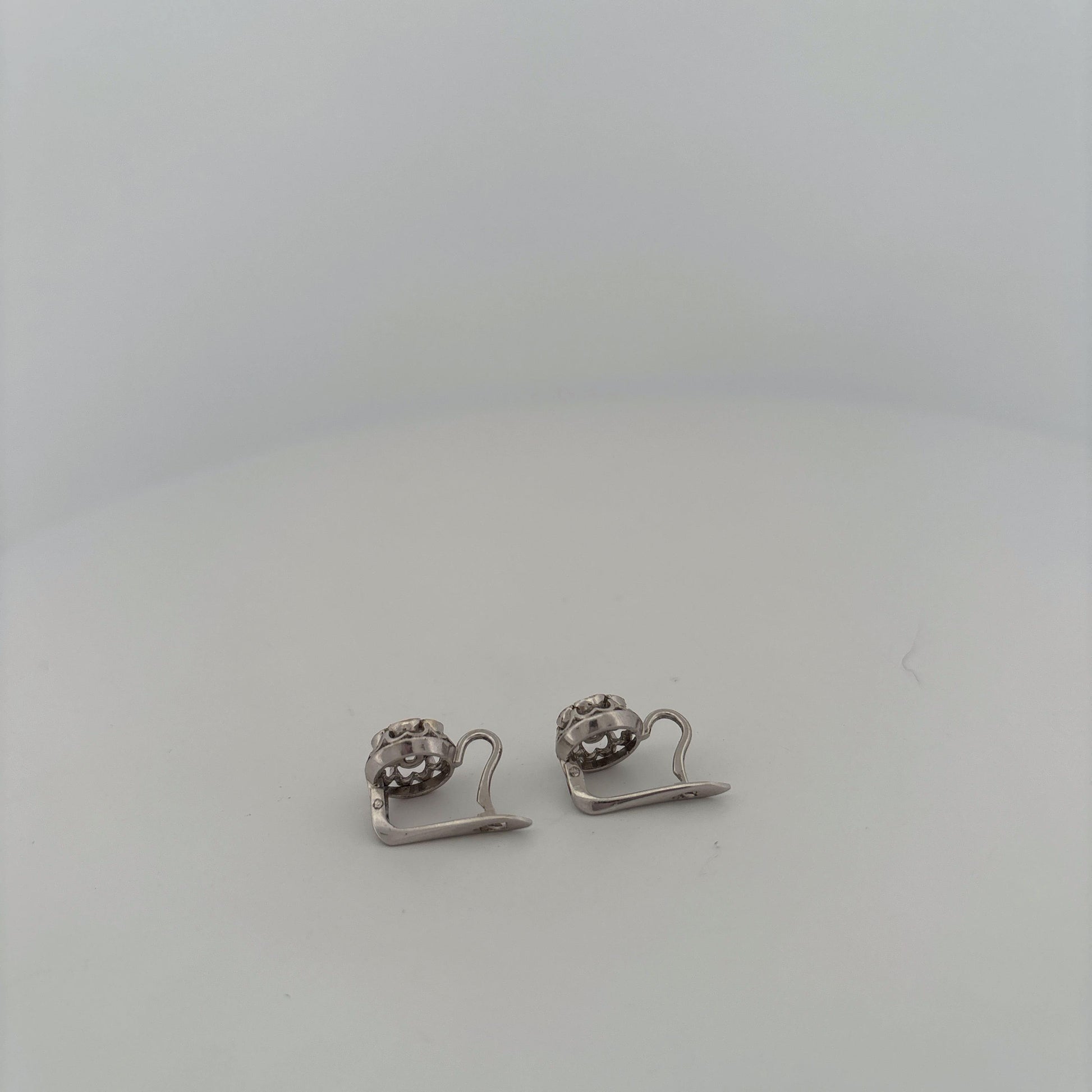 18K White Gold Flower Diamond Drop Earrings