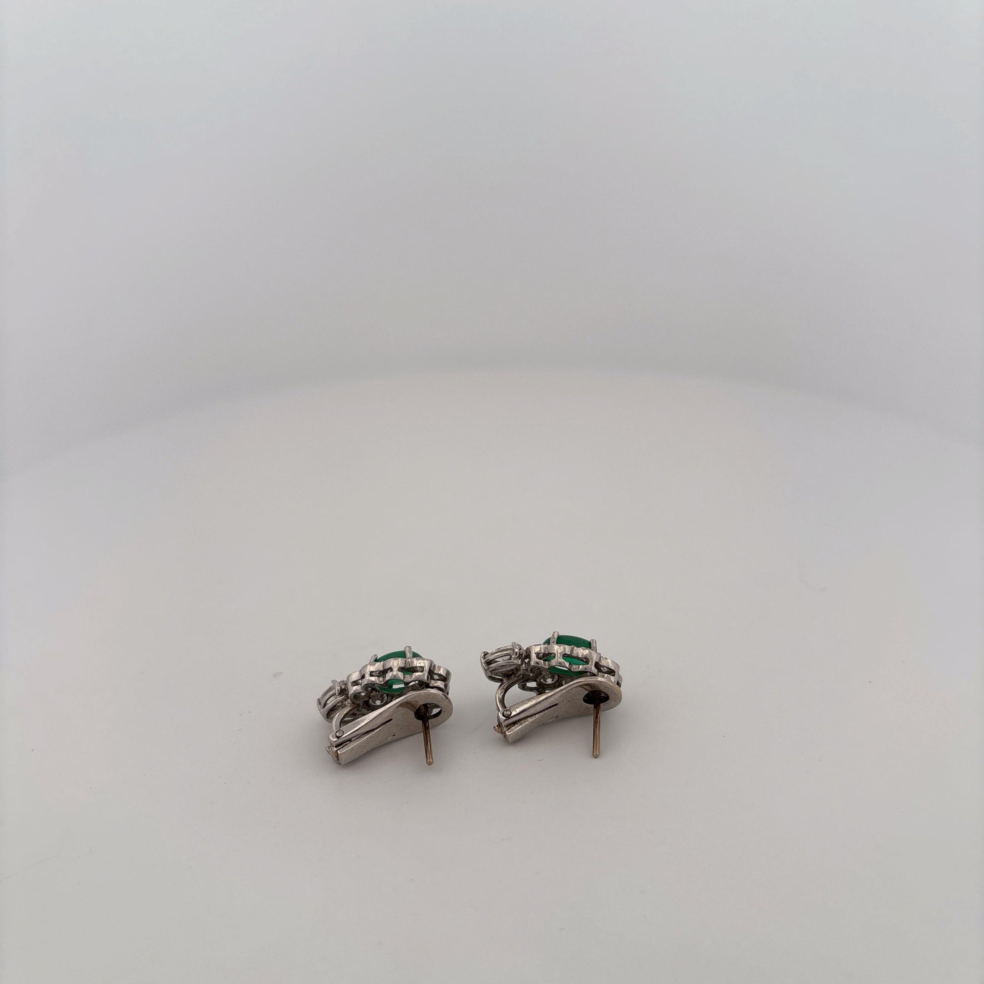 14K Emerald and Diamond Flower Earrings With Diamond