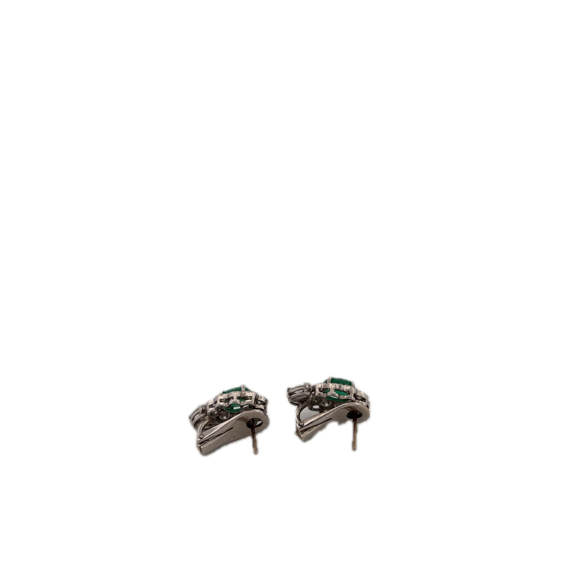 14K Emerald and Diamond Flower Earrings With Diamond