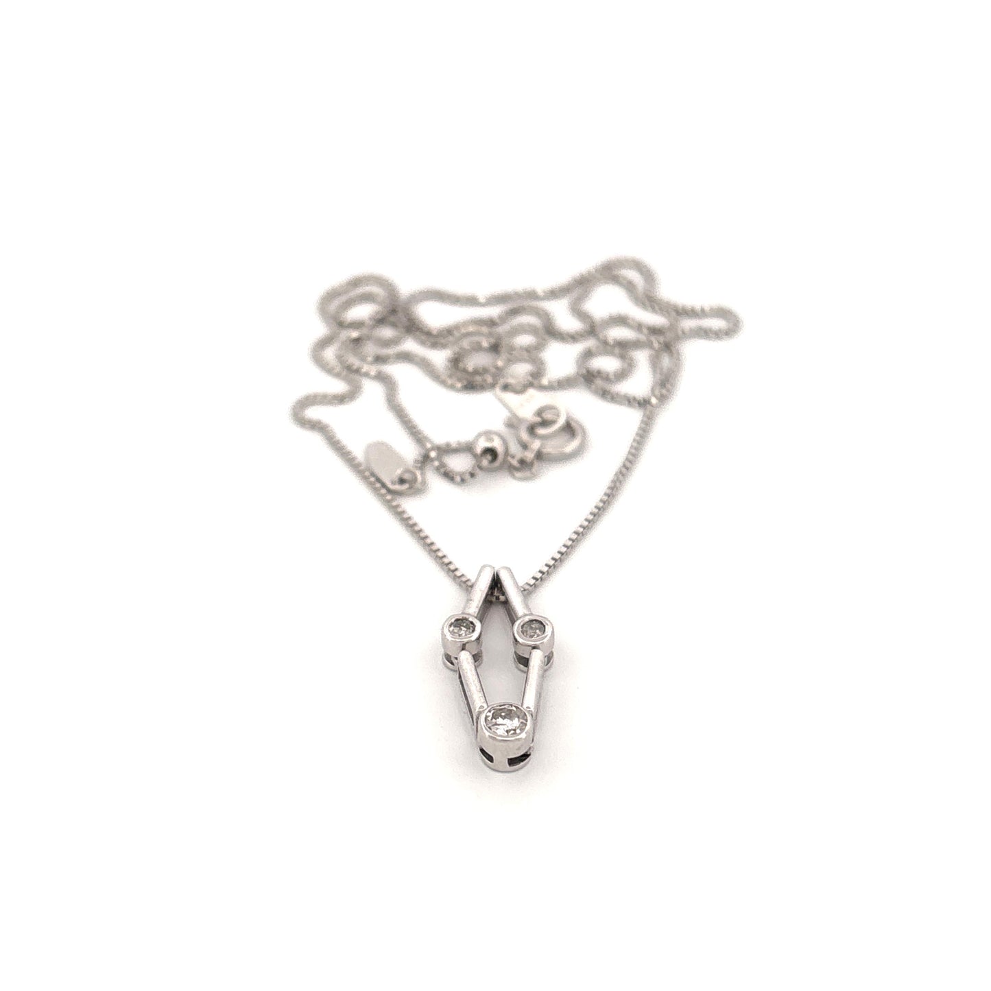 18K WG 0.20CTW Diamond Pendant on 18 Inch Chain