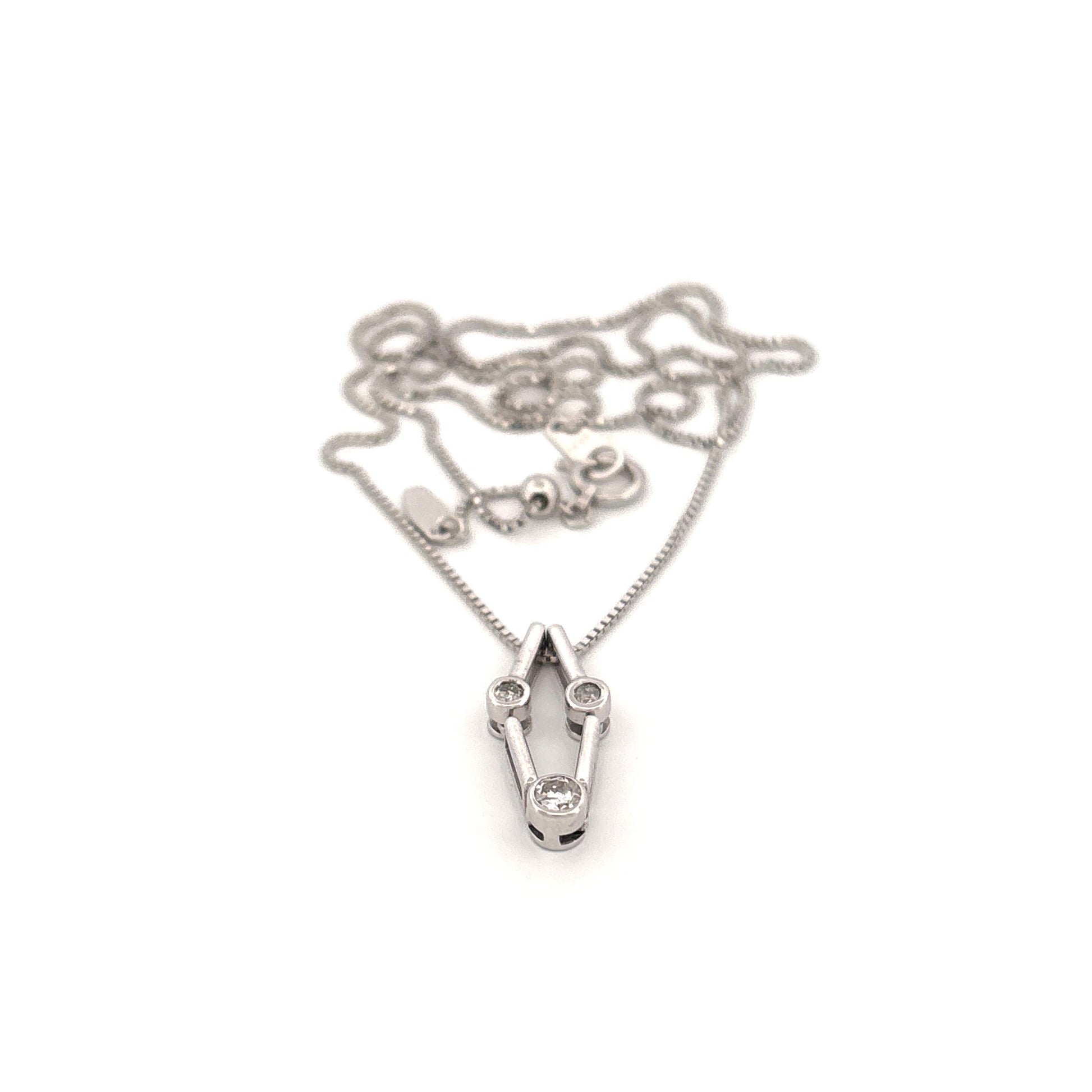 18K WG 0.20CTW Diamond Pendant on 18 Inch Chain