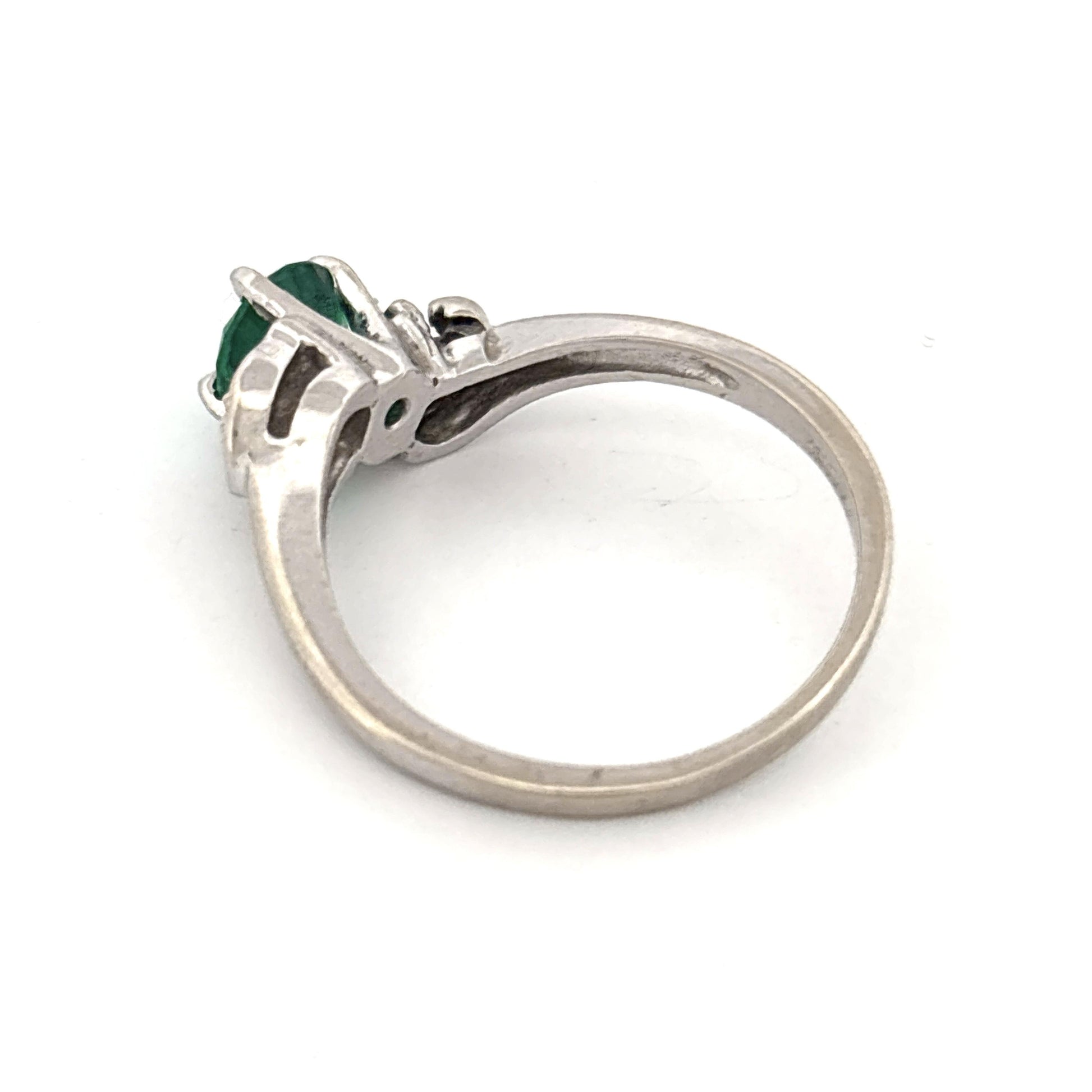 14k White Gold Round Emerald and Diamond Ring