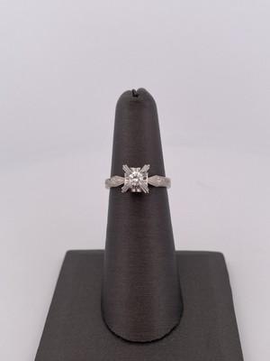 Platinum 0.18ctw Diamond Ring/ Size 5.5/ 5.5g