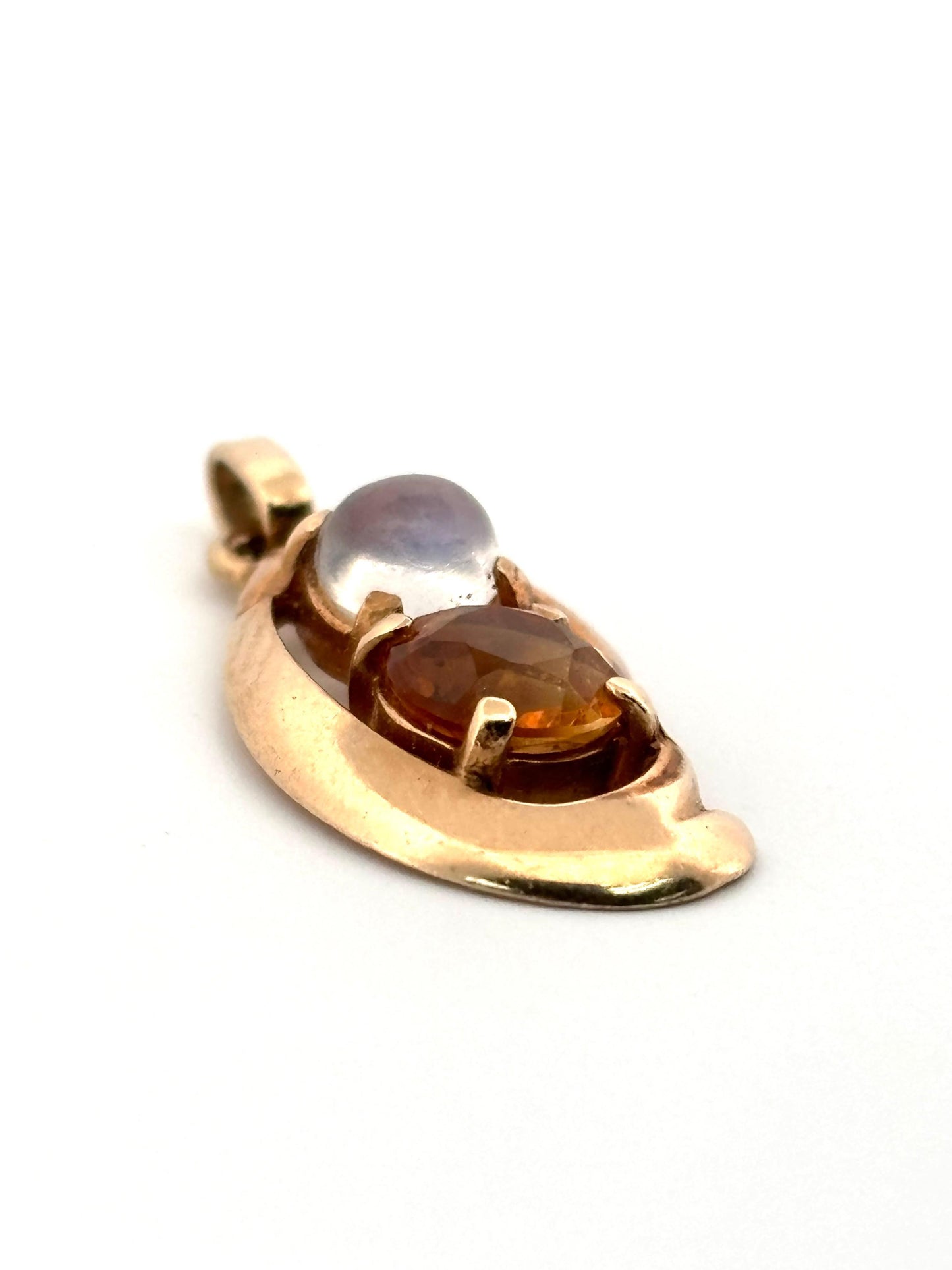 Small Round Cut Citrine & Moonstone Swirled 14K Yellow Gold Necklace Pendant
