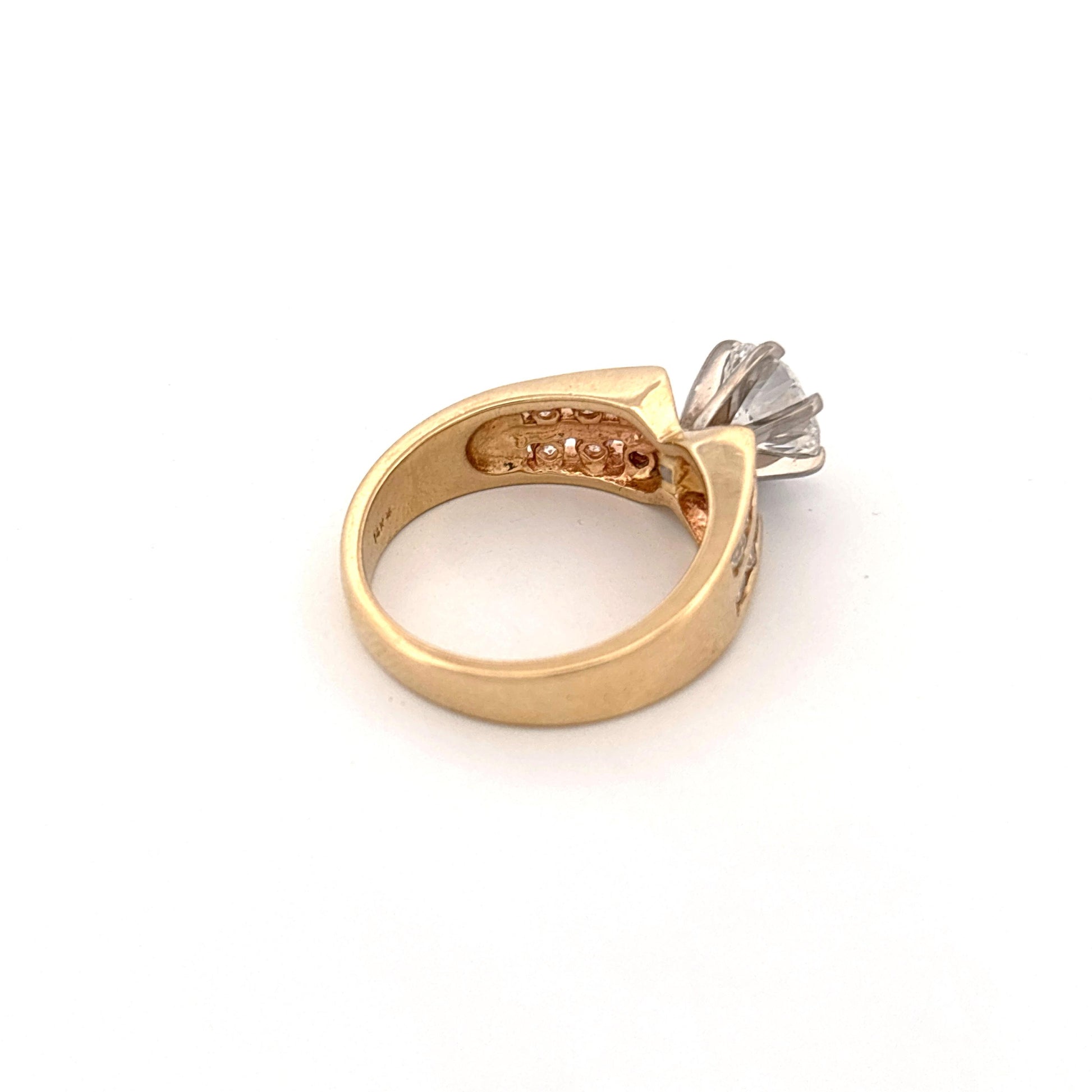 14k Ring Diamond GIA